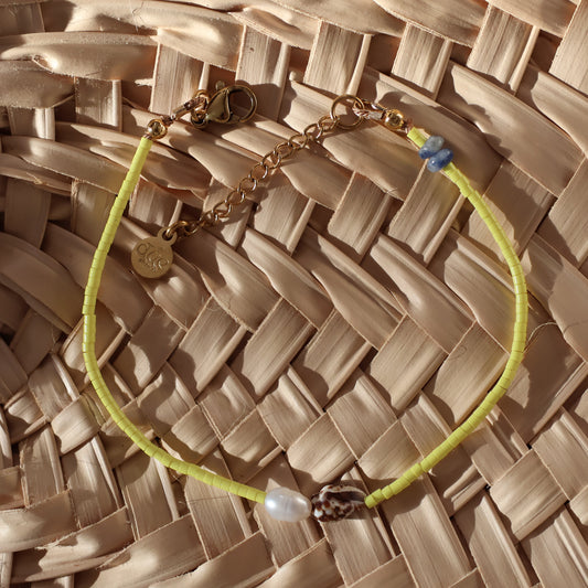 Pearly Shell Bead Bracelet